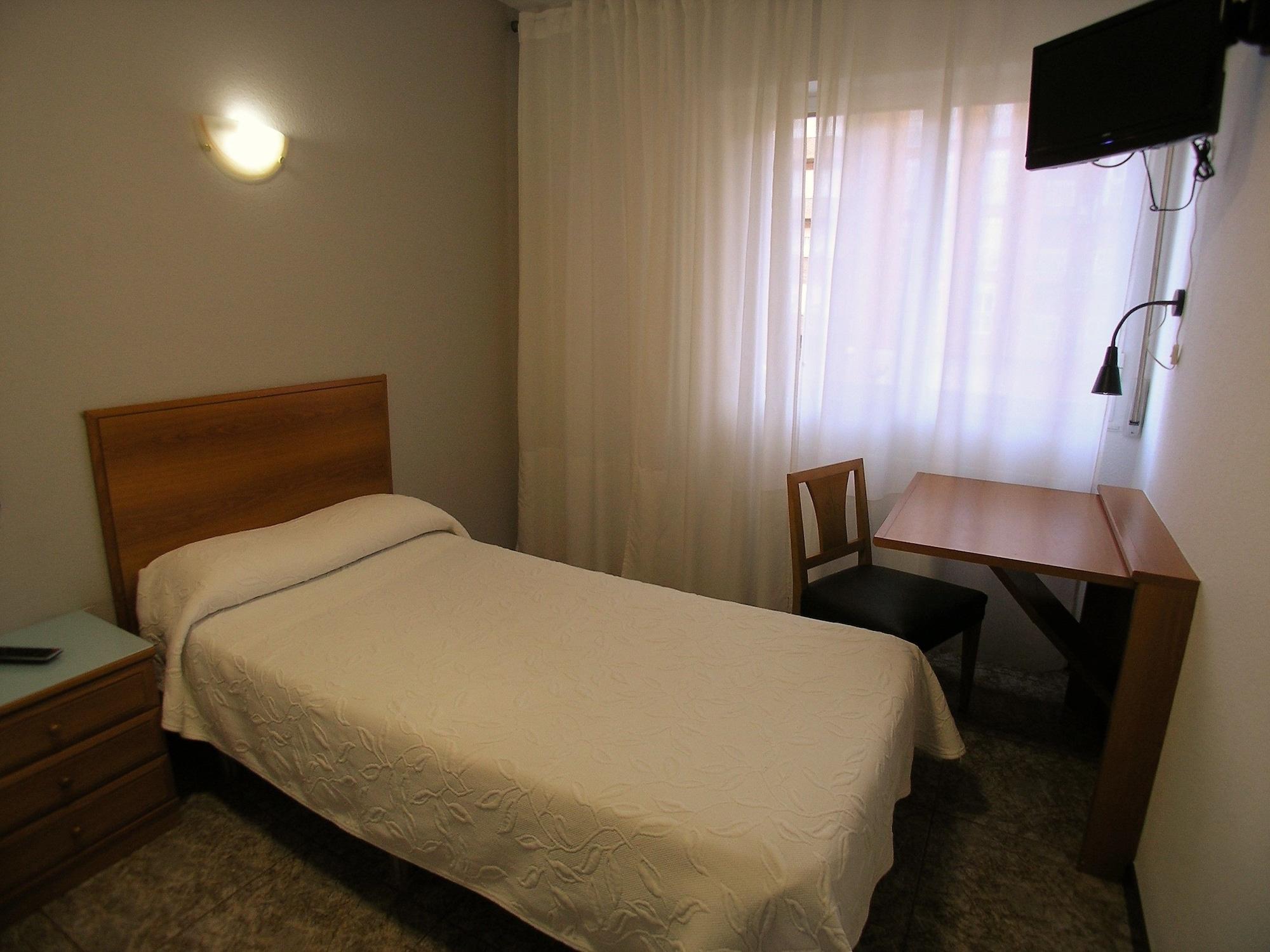 Hotel Iraipe Gorbea Auto Check-In Vitoria-Gasteiz Esterno foto