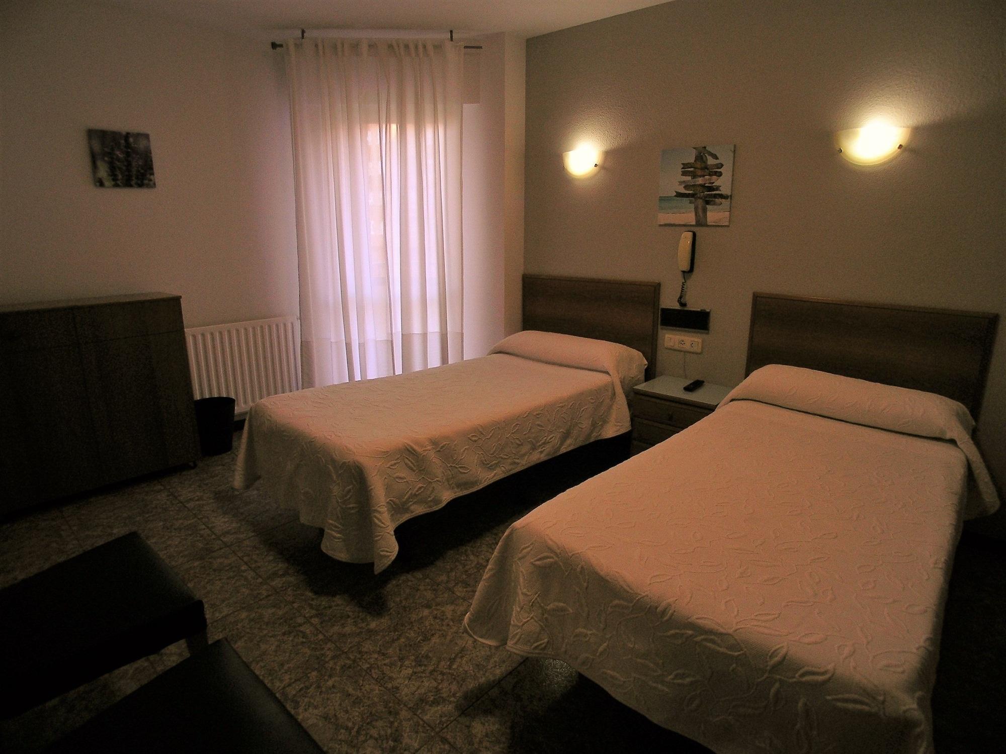 Hotel Iraipe Gorbea Auto Check-In Vitoria-Gasteiz Esterno foto