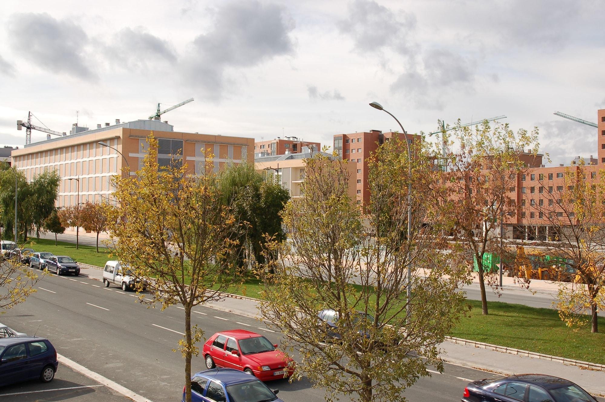 Hotel Iraipe Gorbea Auto Check-In Vitoria-Gasteiz Esterno foto
