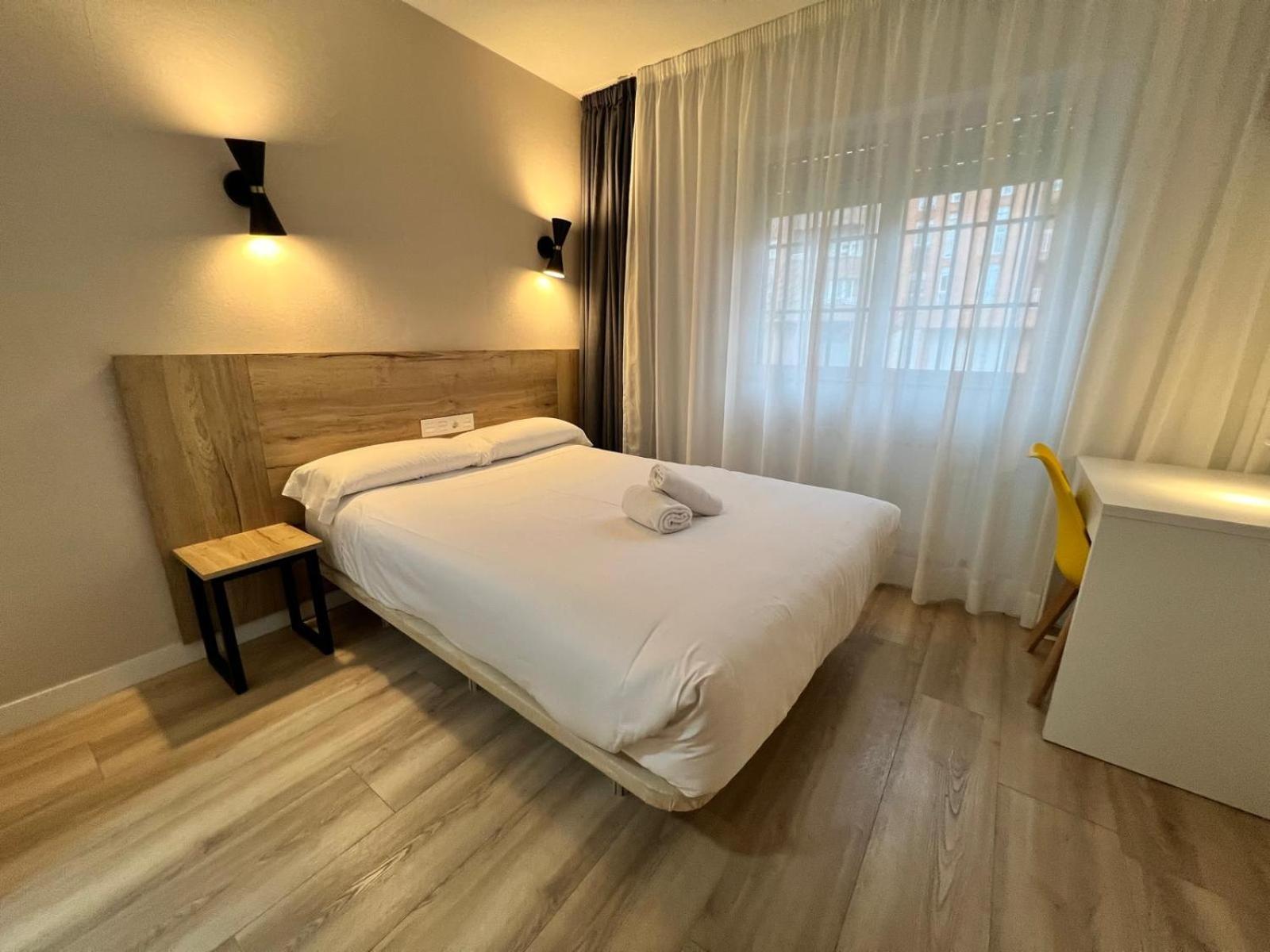 Hotel Iraipe Gorbea Auto Check-In Vitoria-Gasteiz Esterno foto