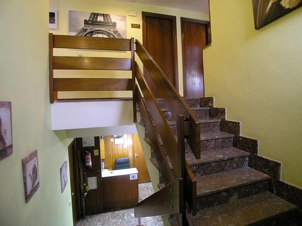 Hotel Iraipe Gorbea Auto Check-In Vitoria-Gasteiz Esterno foto